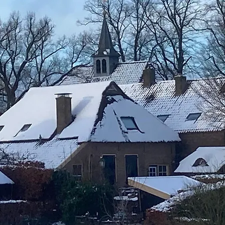 Aan 't Hof 3*